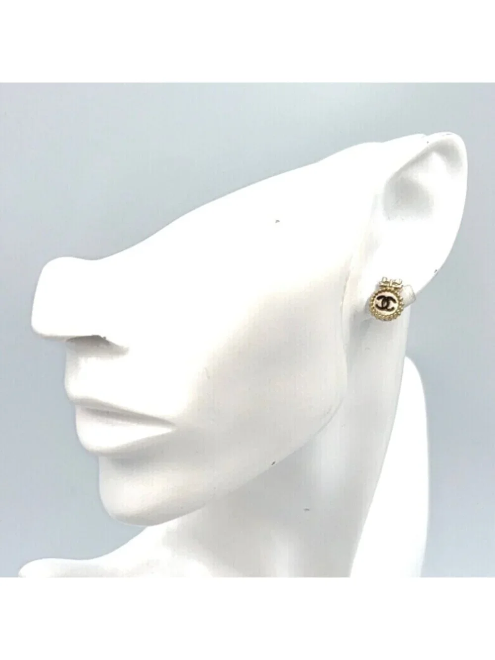 Chanel Ribbon Motif Circle CC Logo Black Earrings